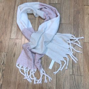 NWT Soft pink scarf/wrap